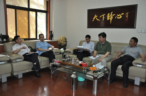 市轻纺办领导莅临公司督导党的群众路线教育实践活动